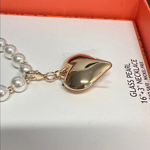 House of Harlow 1960 | Pearl Necklace w/ Heart Pendant ✨ - Picture 6 of 9